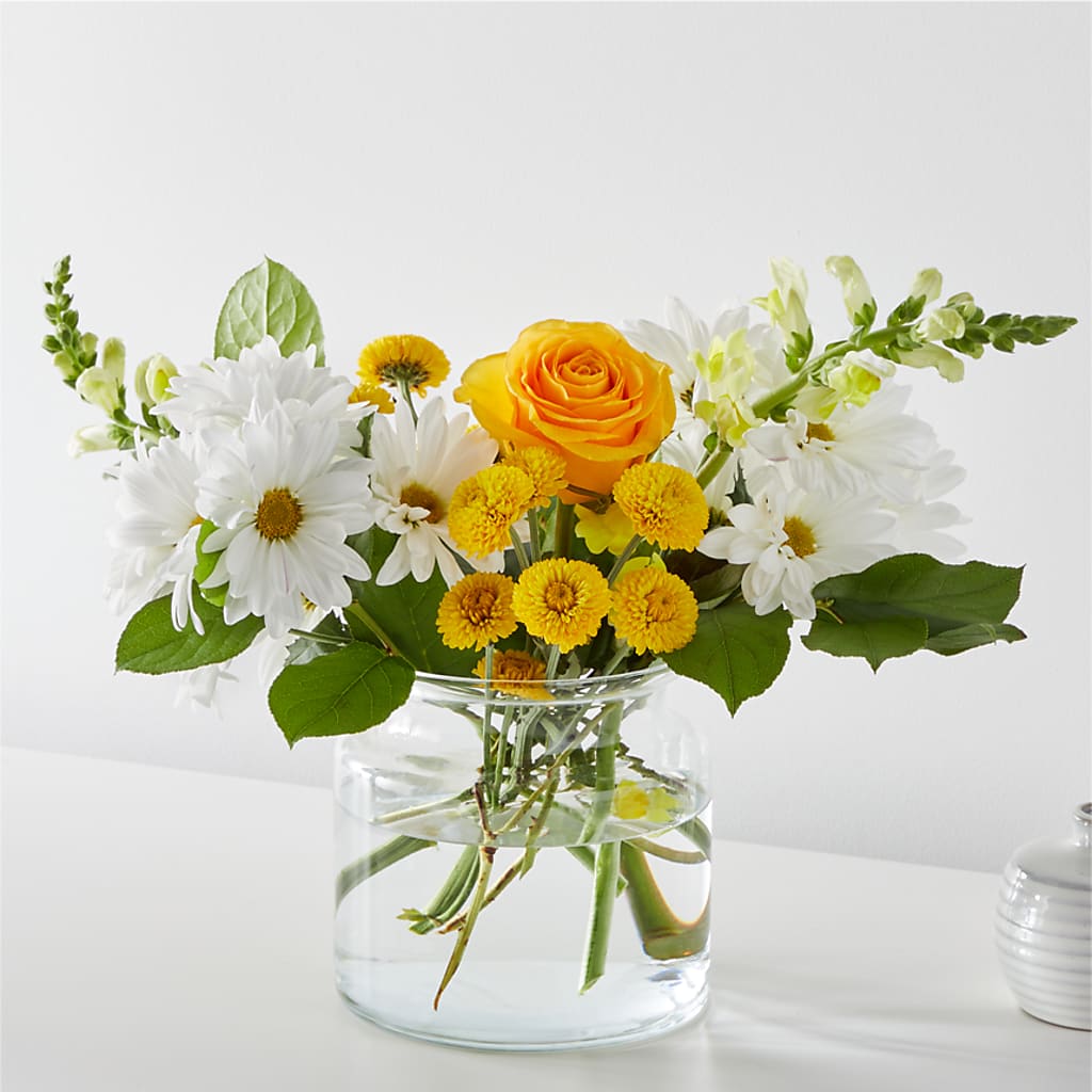 Sun Salutation Bouquet – La Veranera Flower Shop, Nashville TN