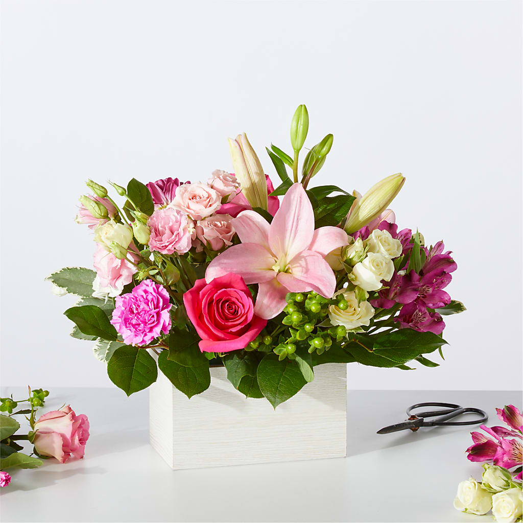 Sweetberry Box – A Florist Original – La Veranera Flower Shop, Nashville TN
