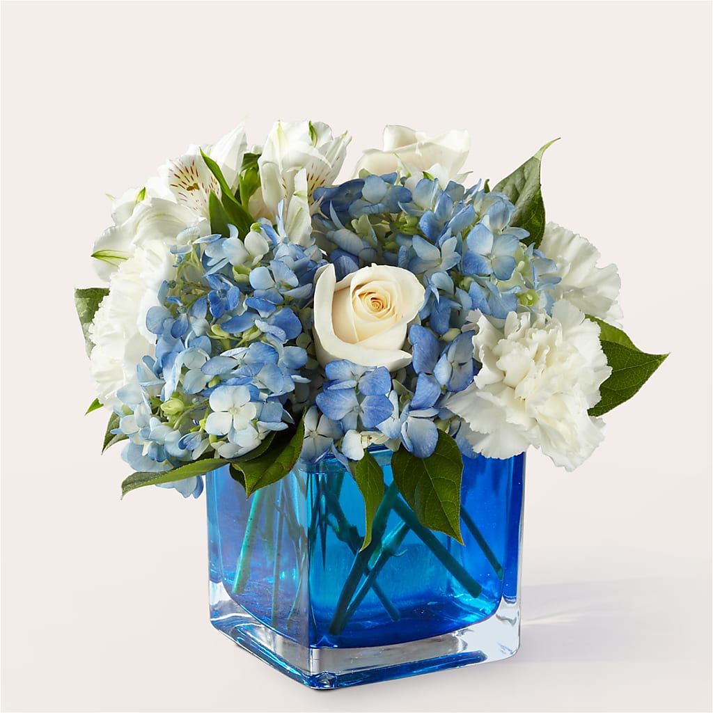 Soothing Waters Bouquet – La Veranera Flower Shop, Nashville TN