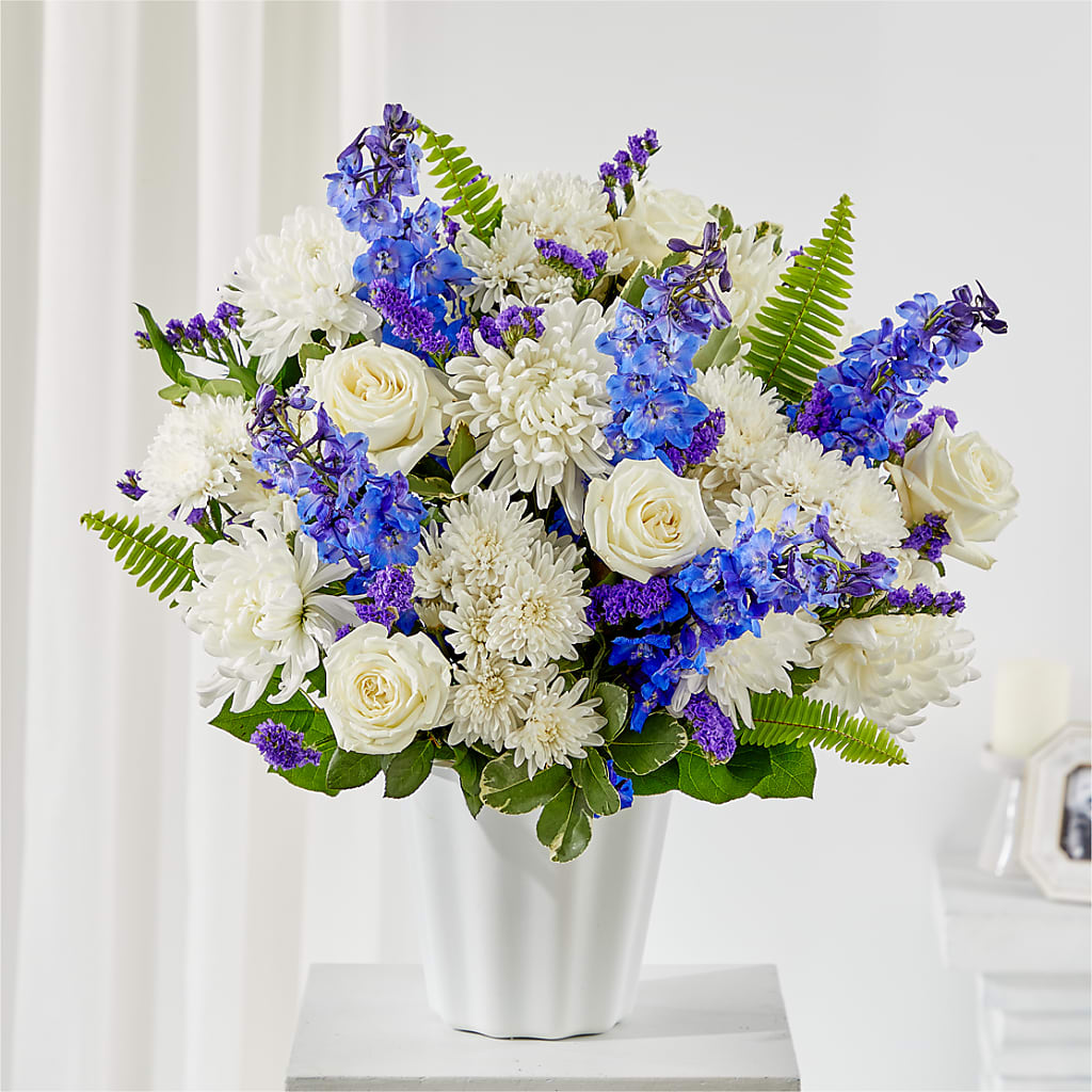 Hold Dear Tabletop Basket – La Veranera Flower Shop, Nashville TN