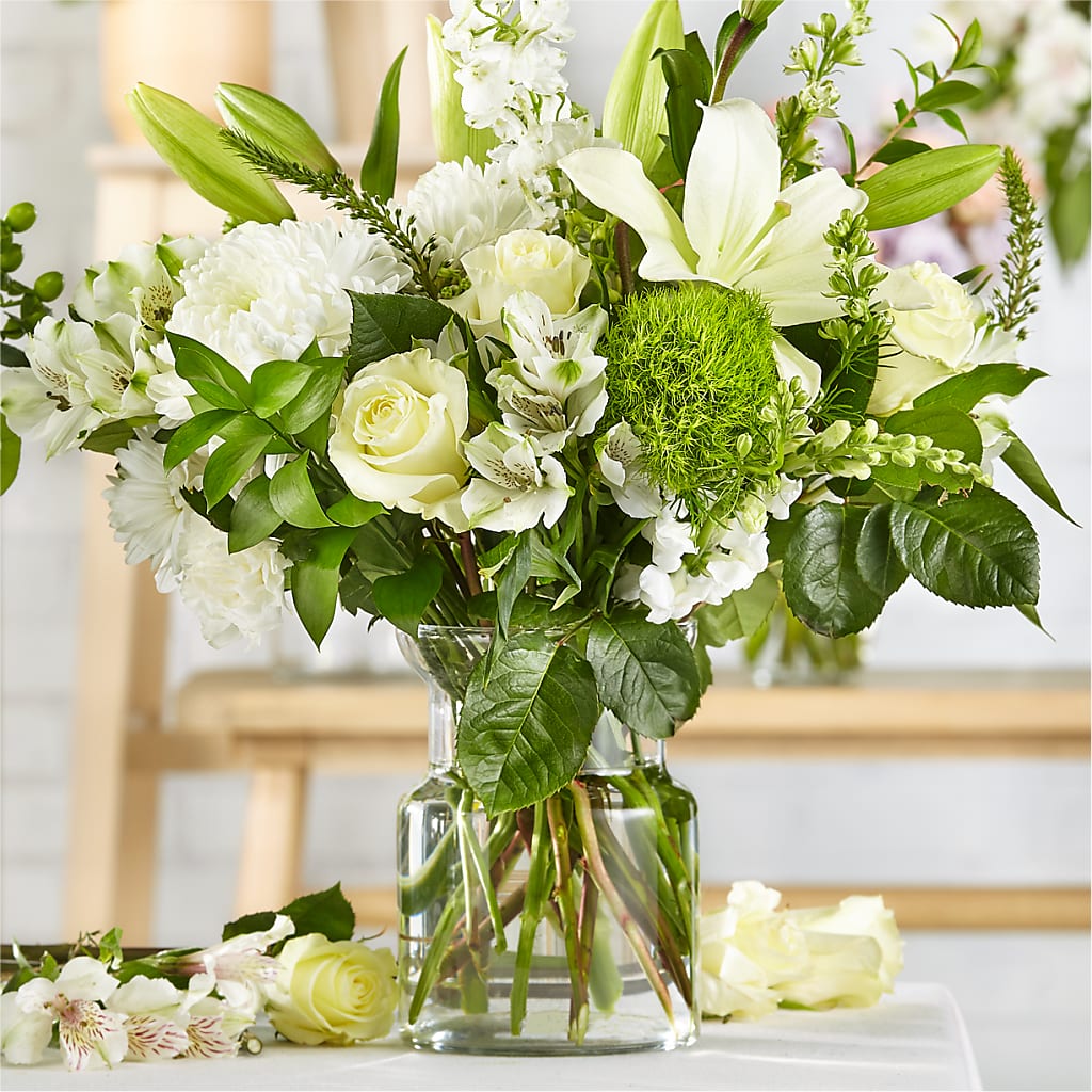 Classic Ivory – A Florist Original – La Veranera Flower Shop, Nashville TN