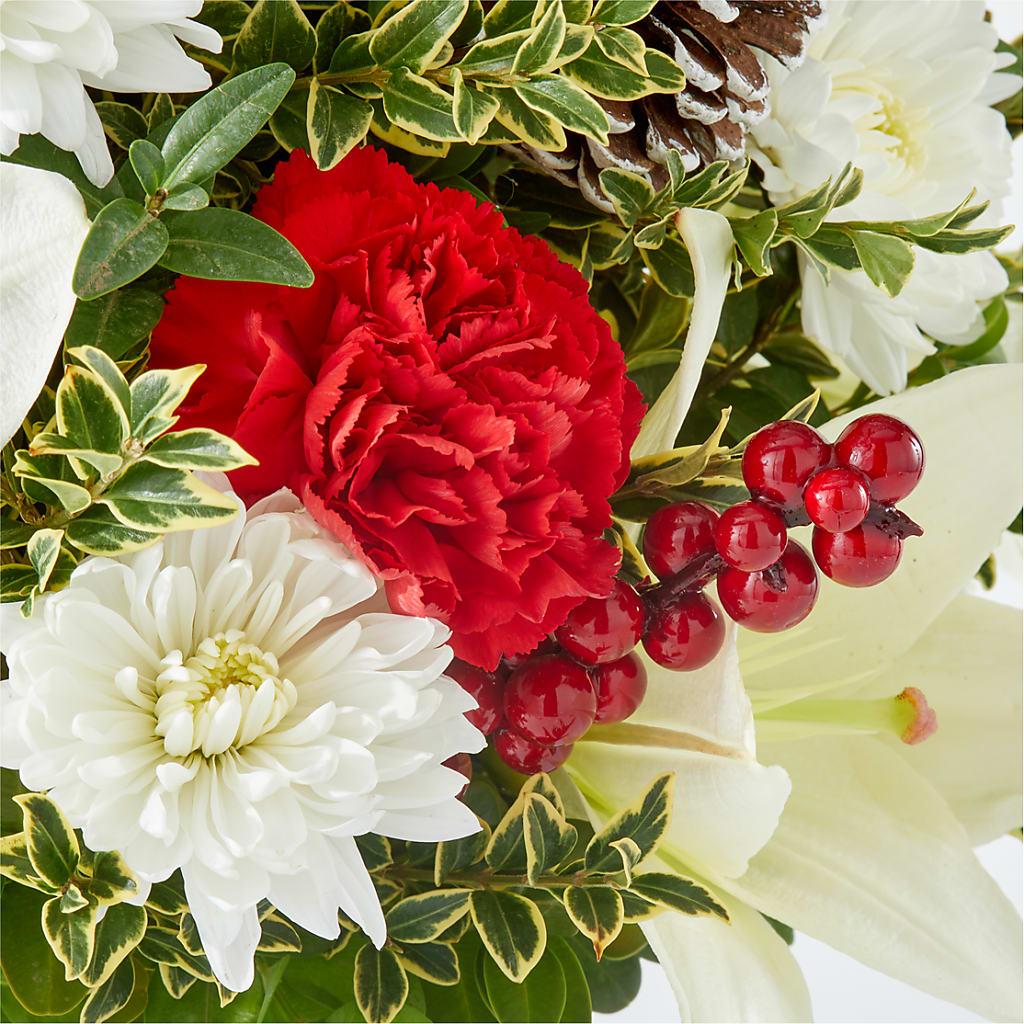 Festive Moments Tree –  La Veranera Flower Shop, Nashville TN