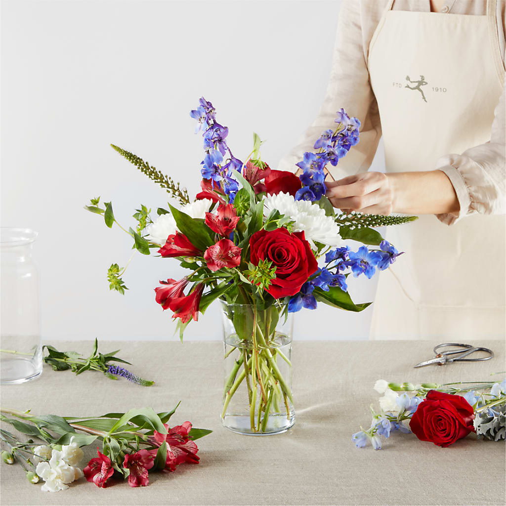 Star Spangled - A Florist Original –  La Veranera Flower Shop, Nashville TN