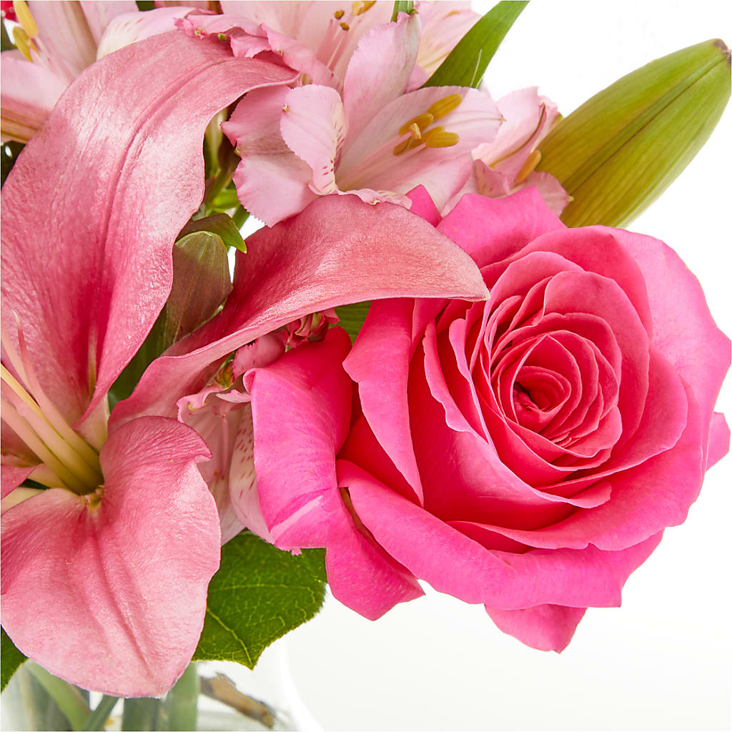 Lots of Love Bouquet –  La Veranera Flower Shop, Nashville TN